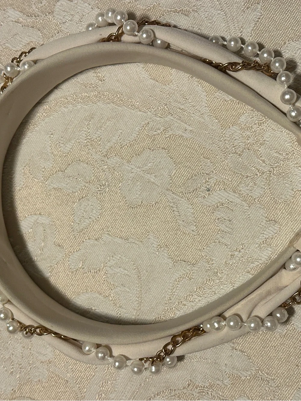N/A elegant cream